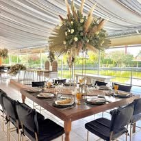 Mesa de banquete decorada